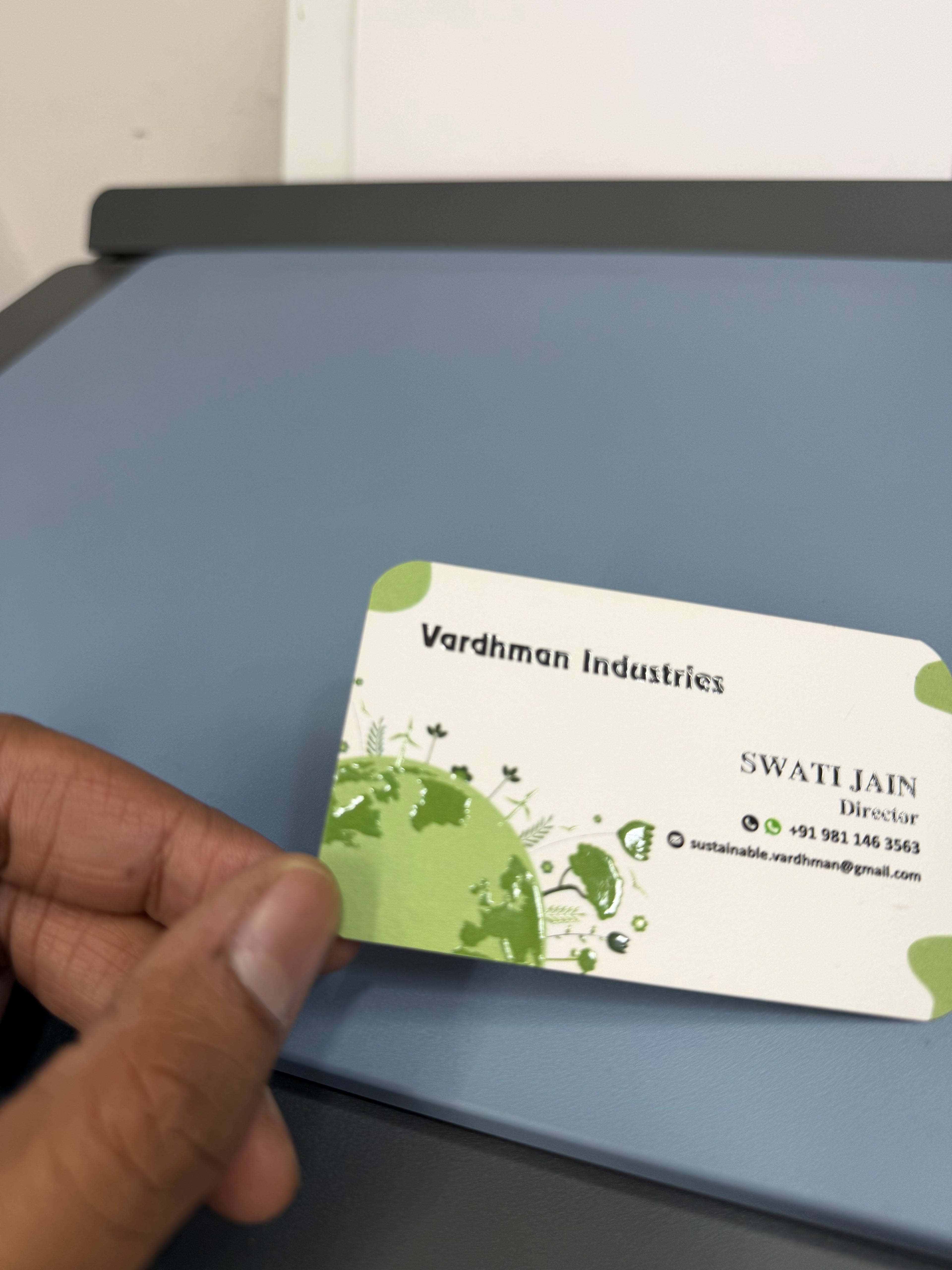 Luxury Business Cards – UV Shine with Velvet Finish